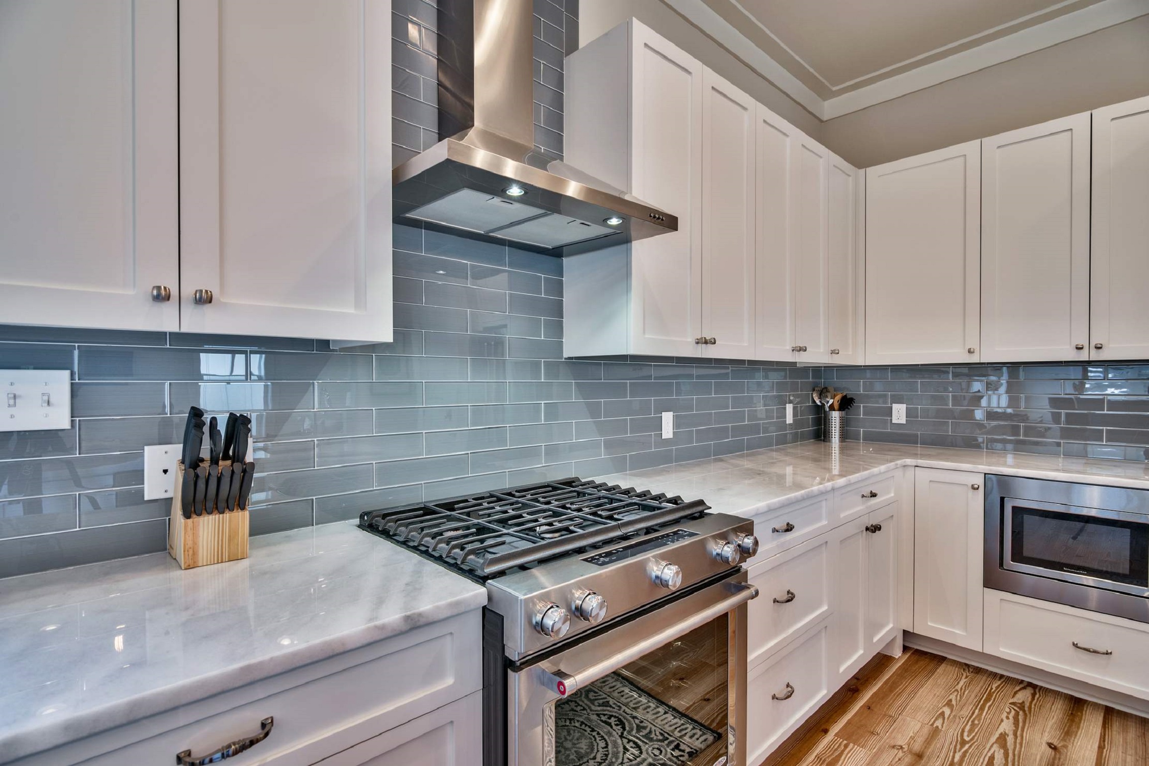 Stainless steel and granite in the Kitchen