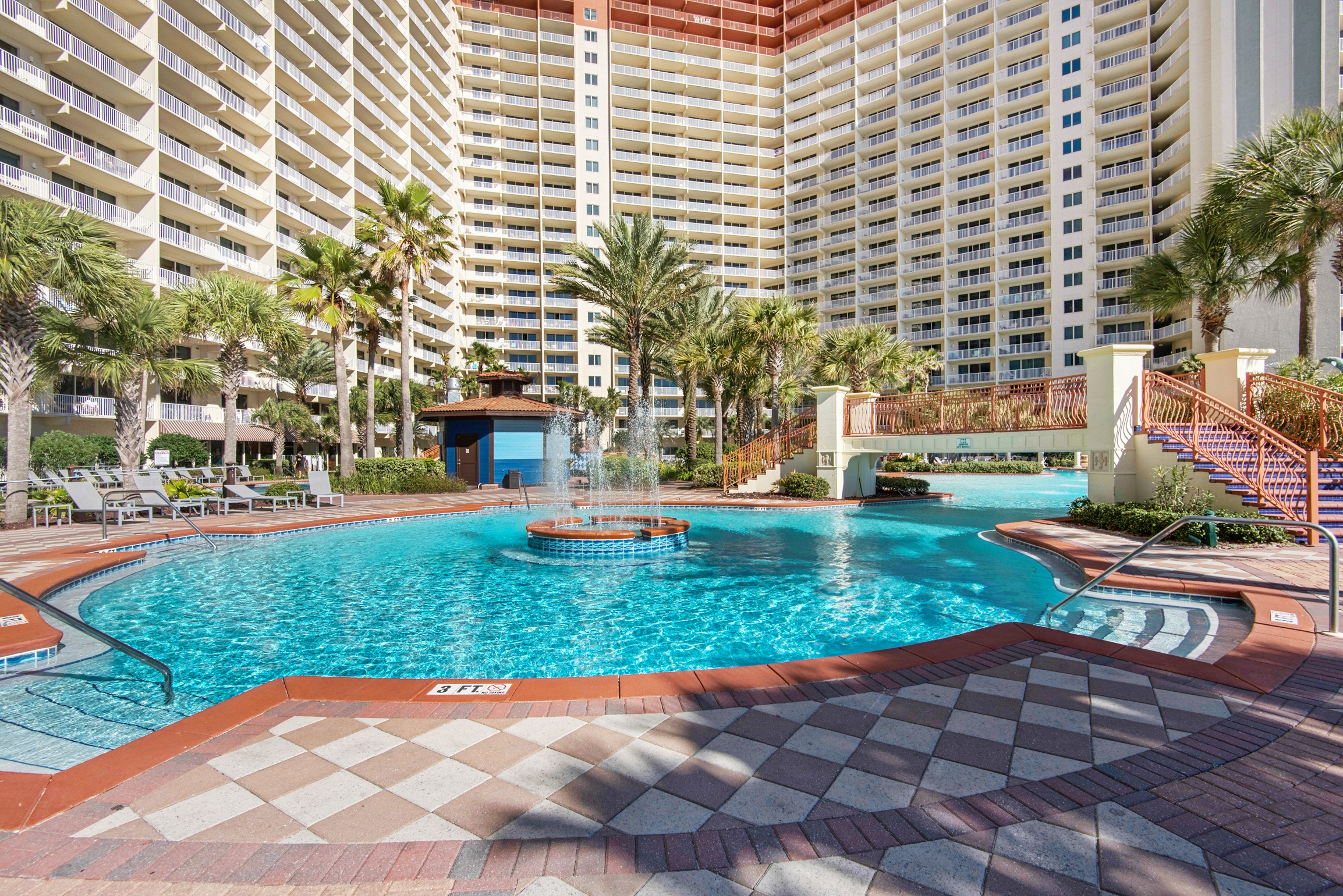 Amazing and relaxing pool