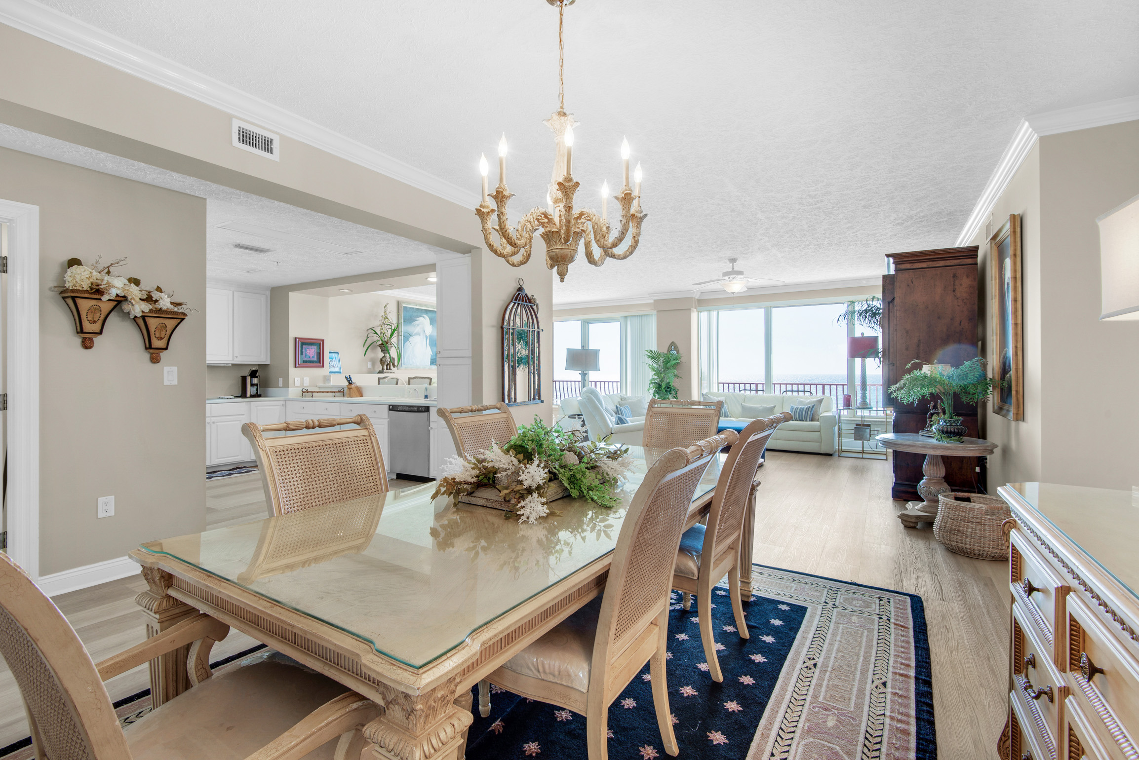 Dining table seats 6
