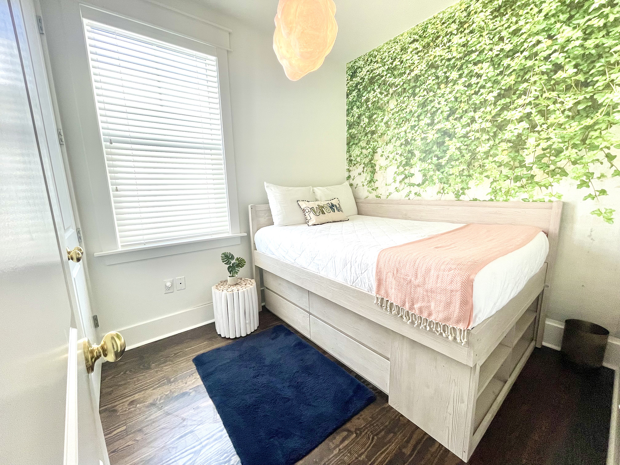 Guest bedroom