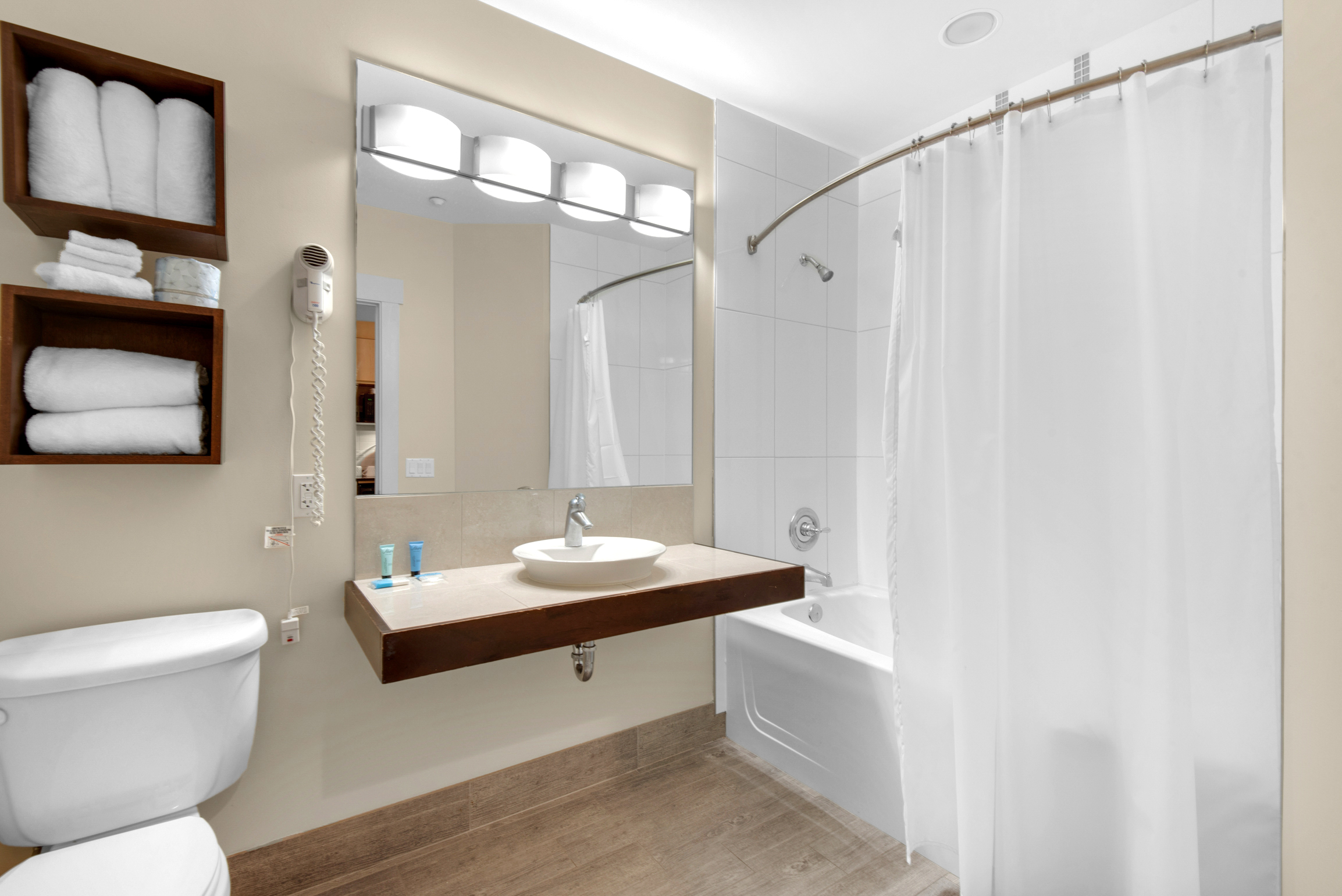 Full Bath with Shower/Tub Combo