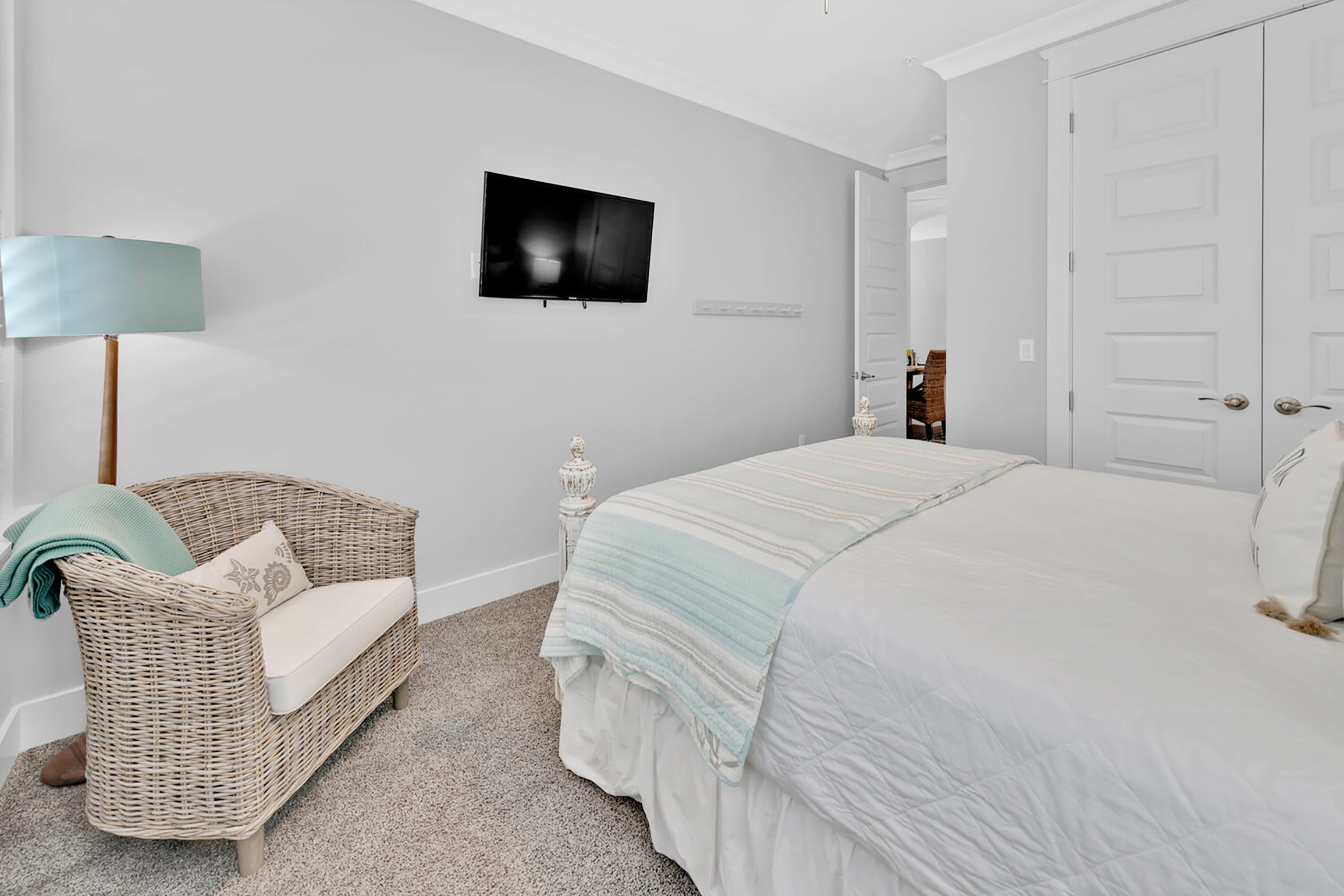 Guest bedroom