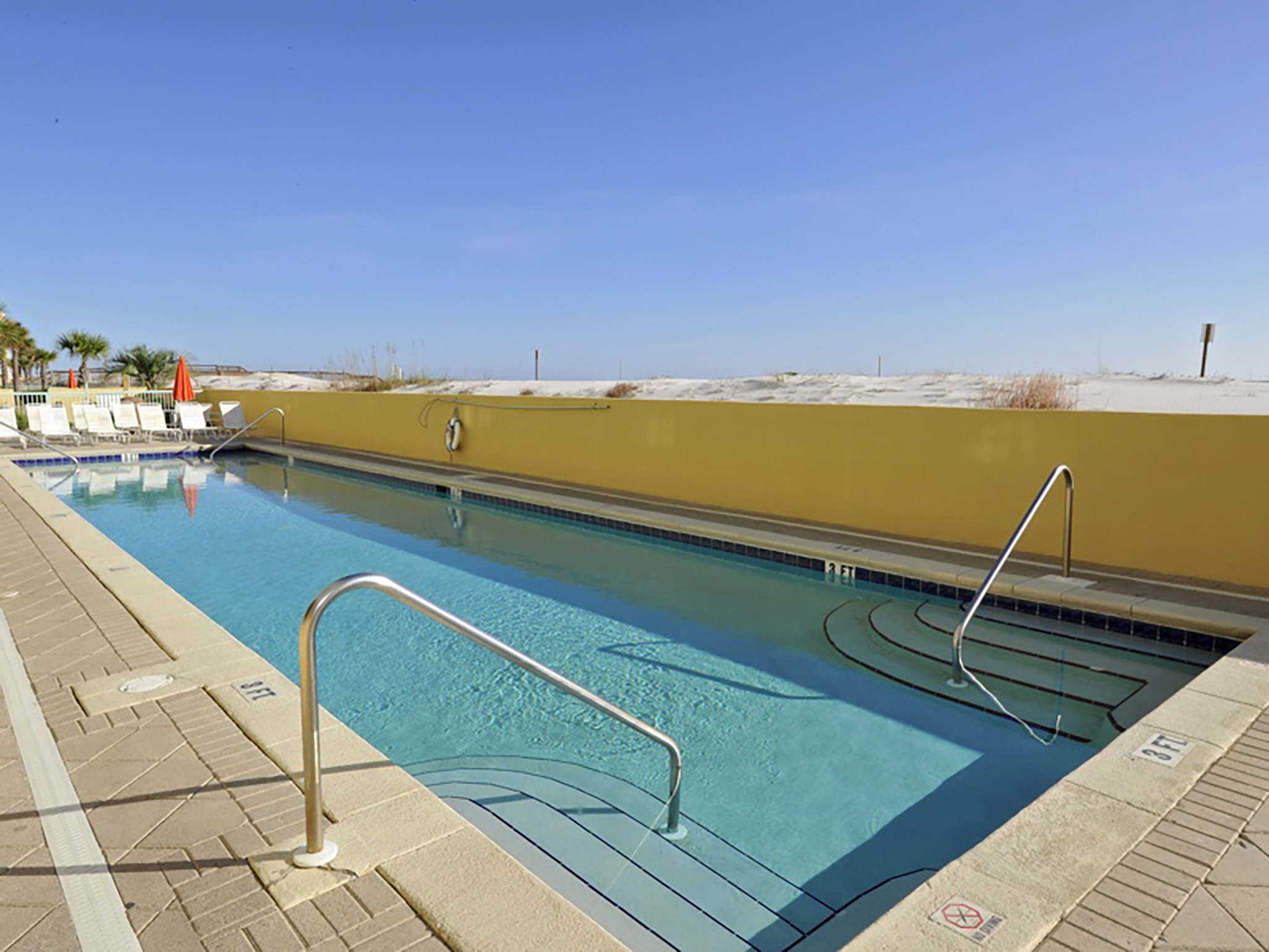 Pelican Isle pool