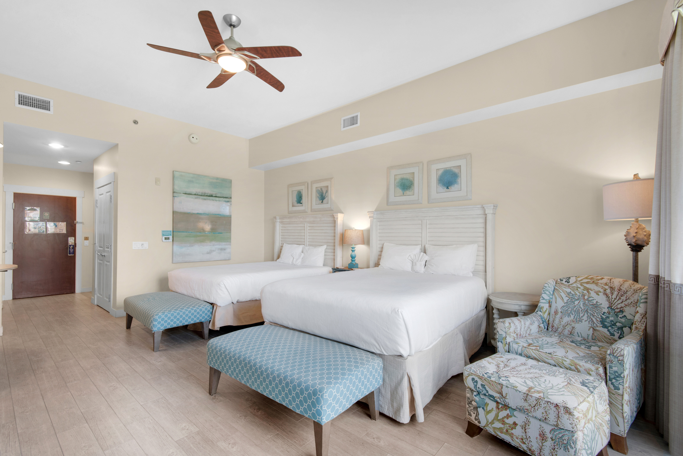 Bedroom Benches at the foot of each bed