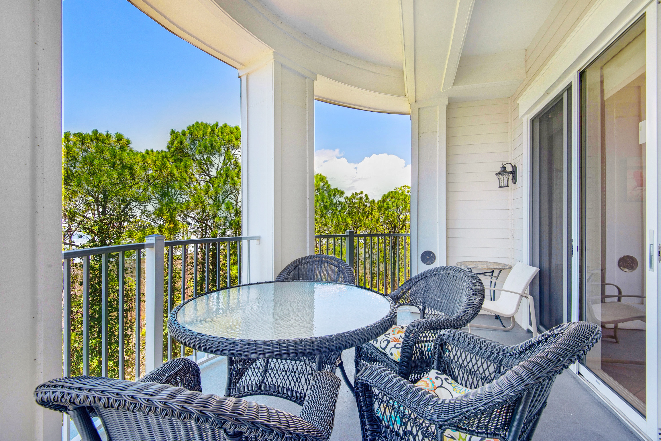 Eat out on the balcony