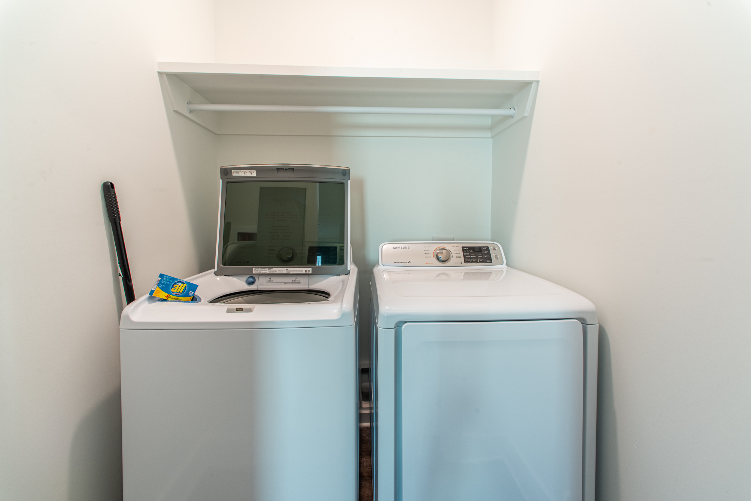 Washer/Dryer in Laundry Room