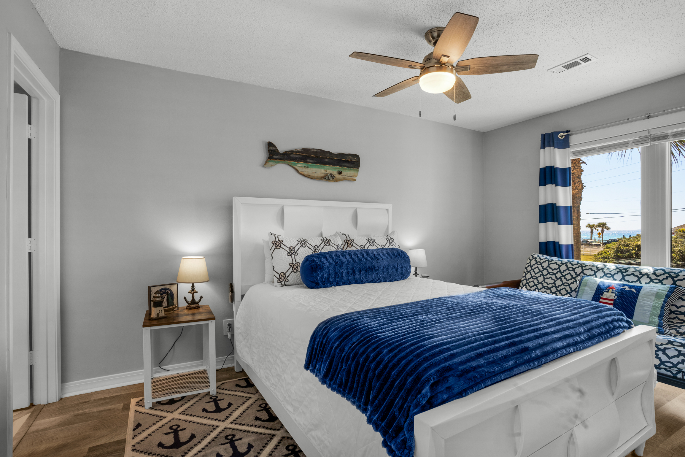 Guest bedroom