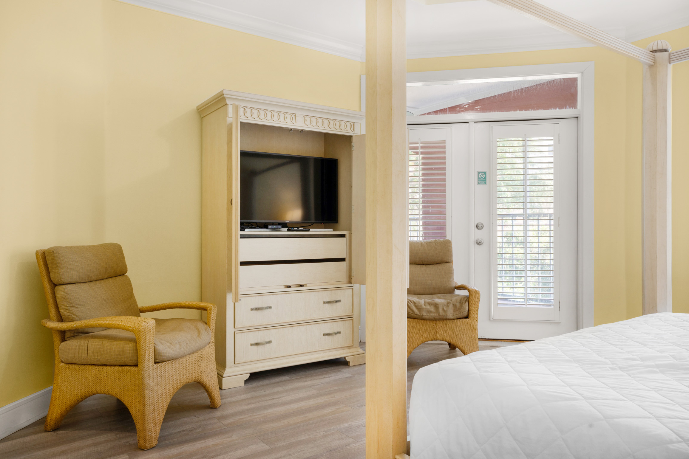 King bed and flatscreen TV