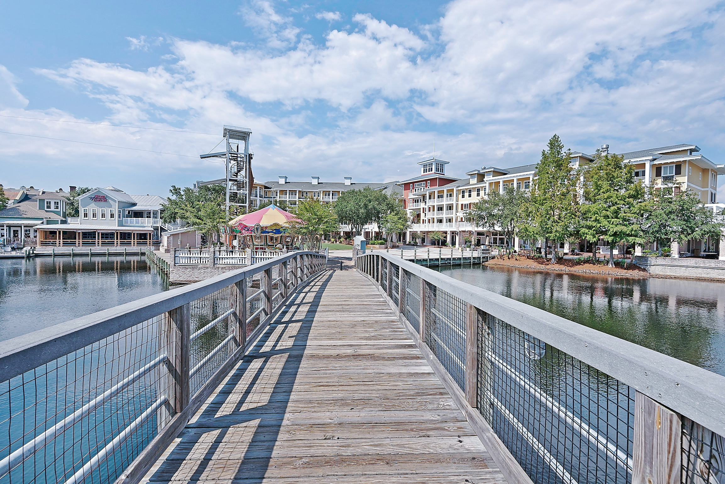 Baytowne Wharf walkway 