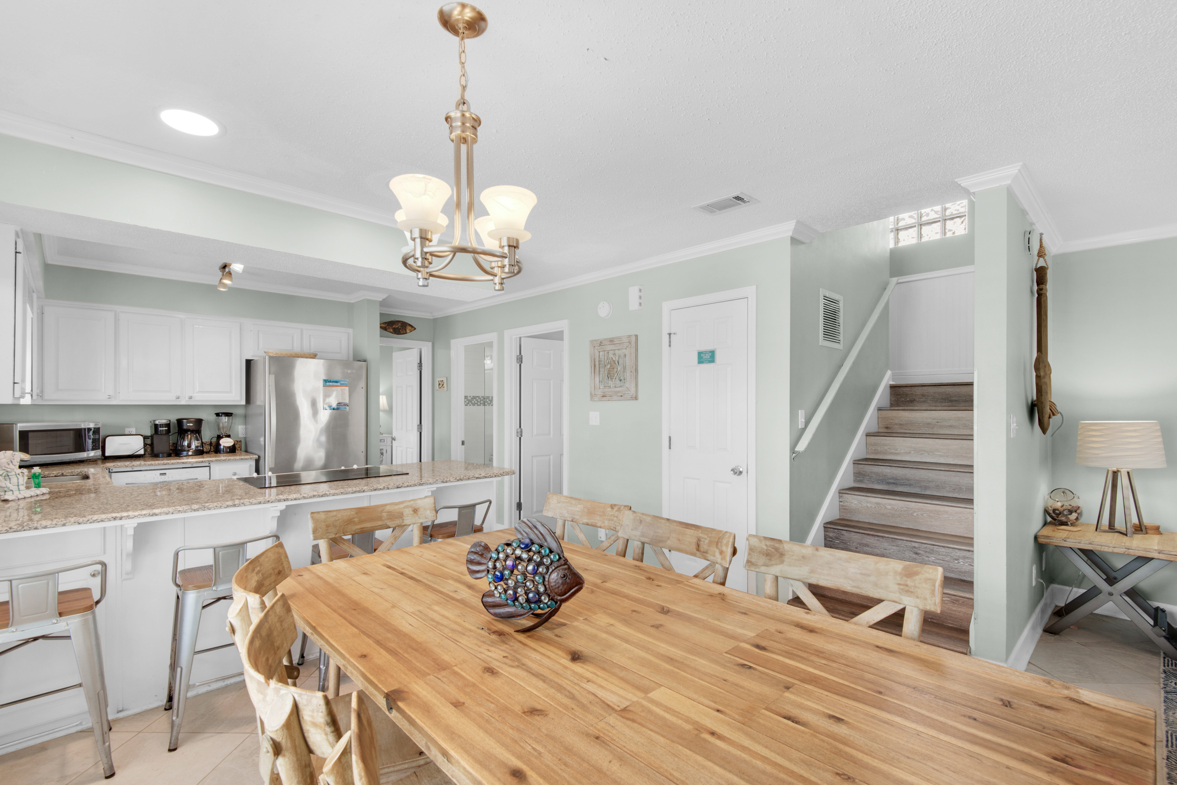 Dining table seating