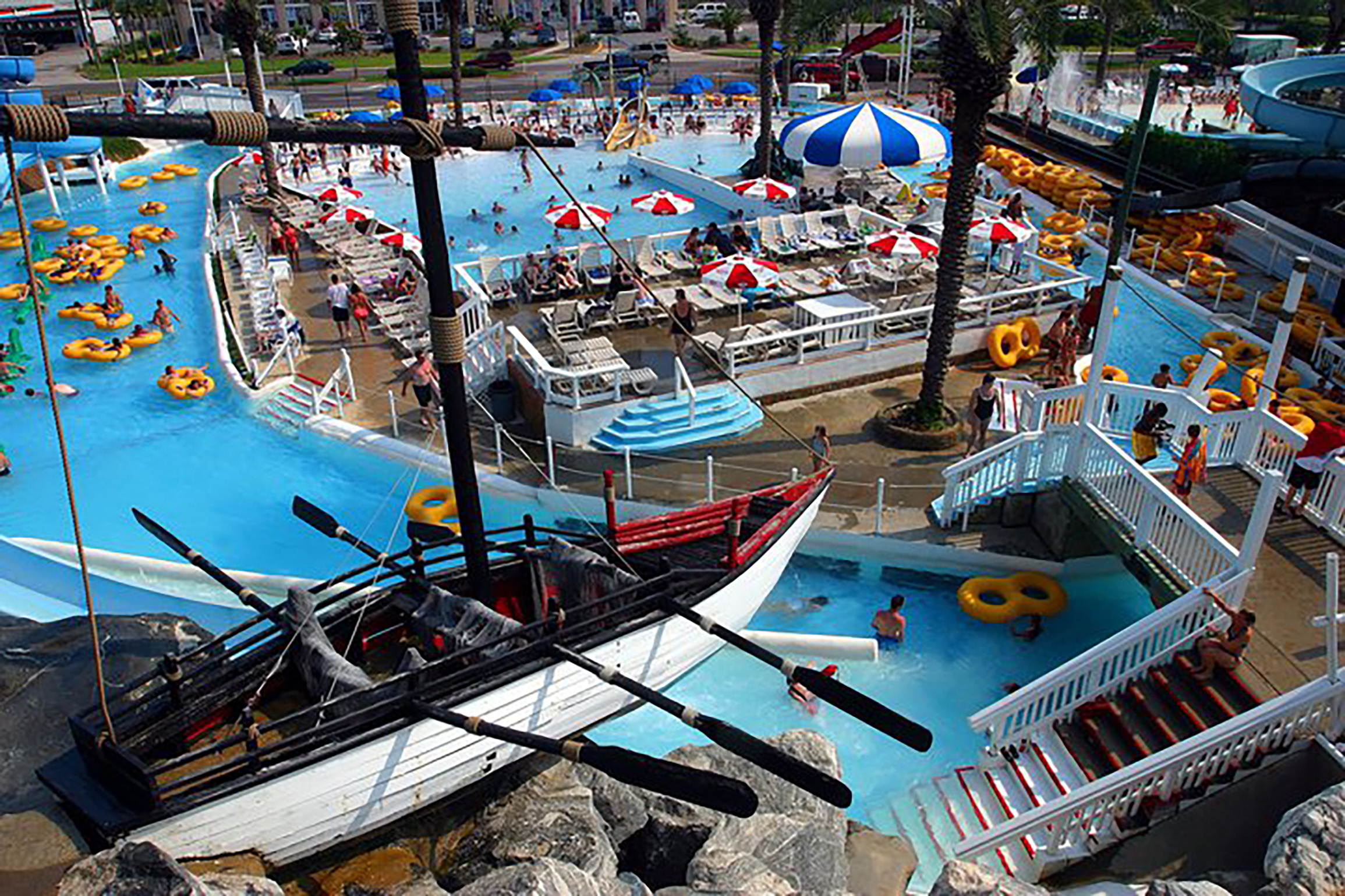 Big Kahunas waterpark nearby