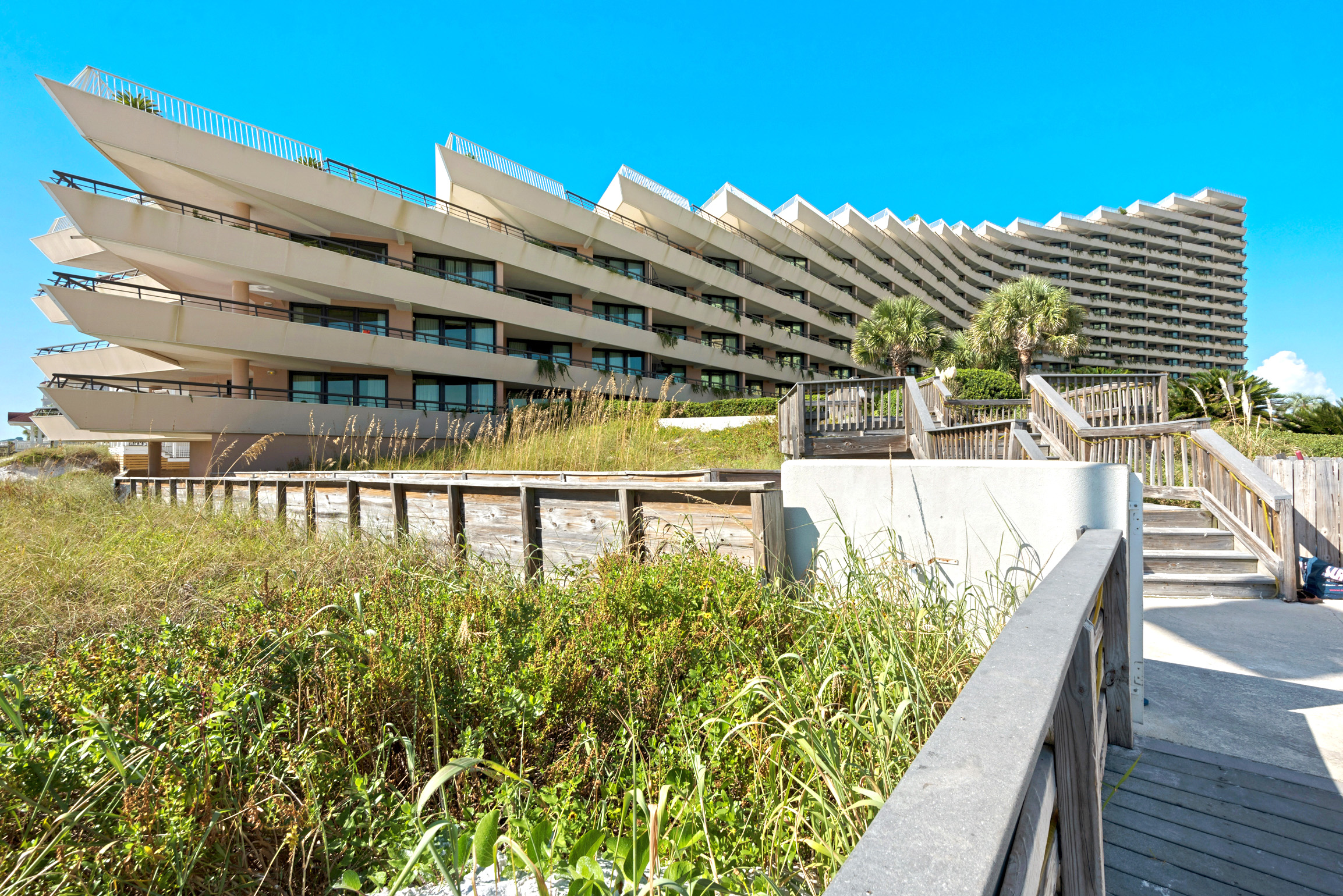 Lovely Edgewater Resort