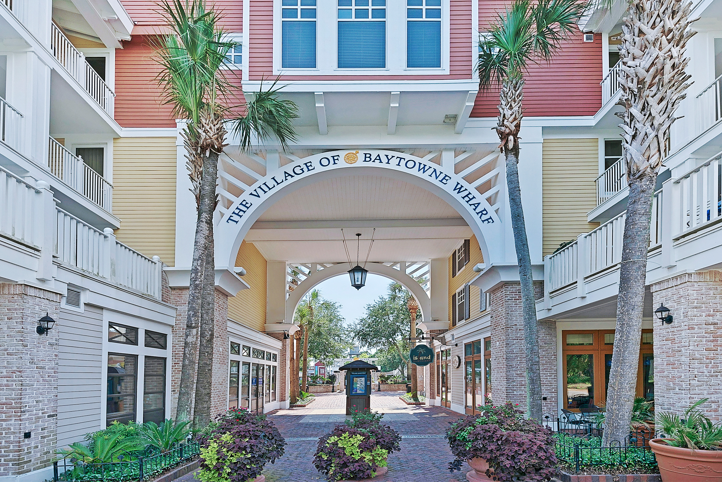 Fantastic Shopping at Baytowne