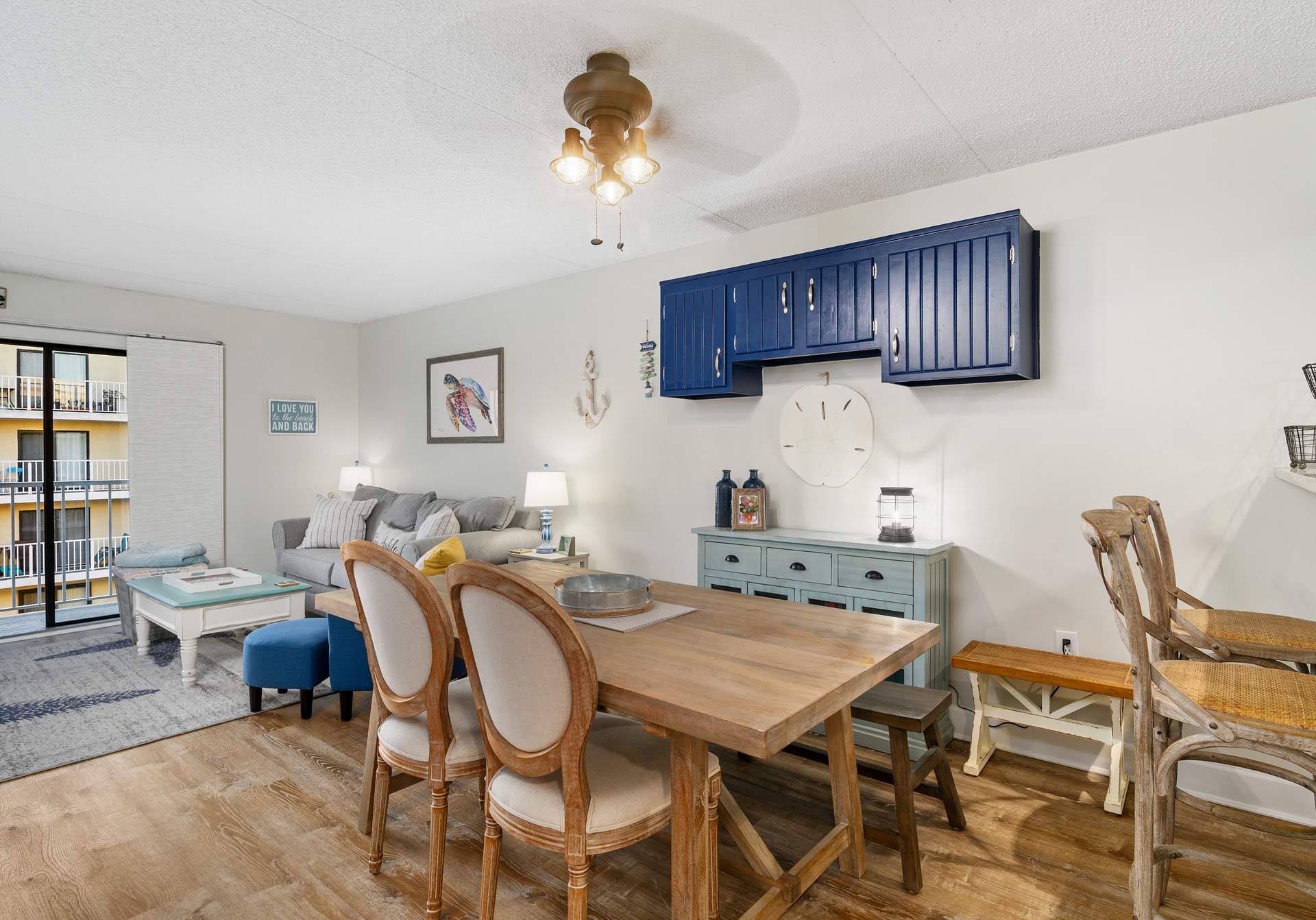 This spacious dining area is perfect for your family gatherings!