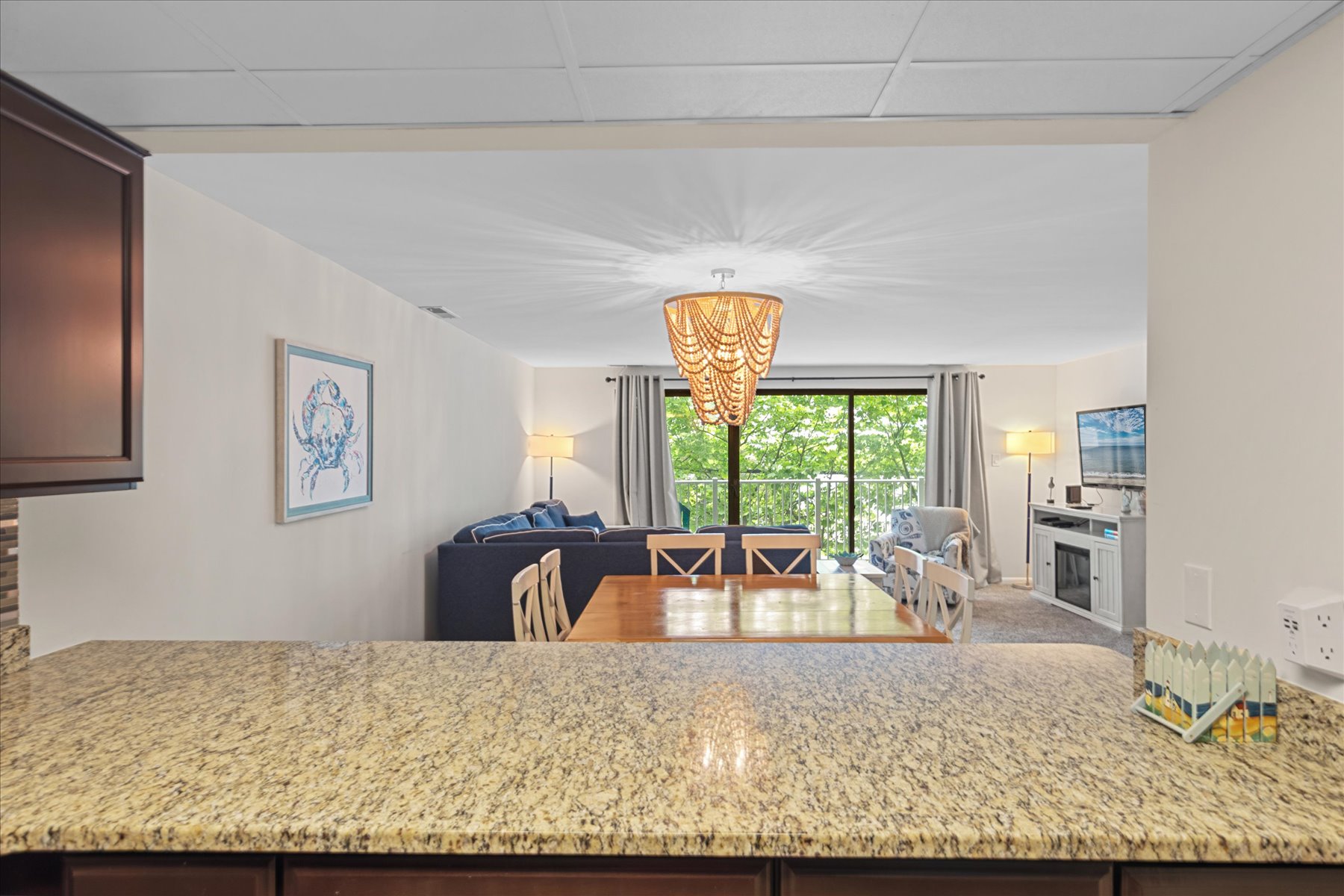 Cook meals having the lovely view from the balcony window!