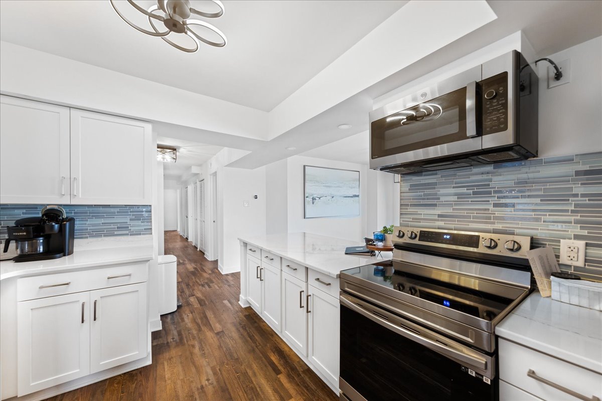 Stainless Steel Appliances and all the Conveniences of Home!