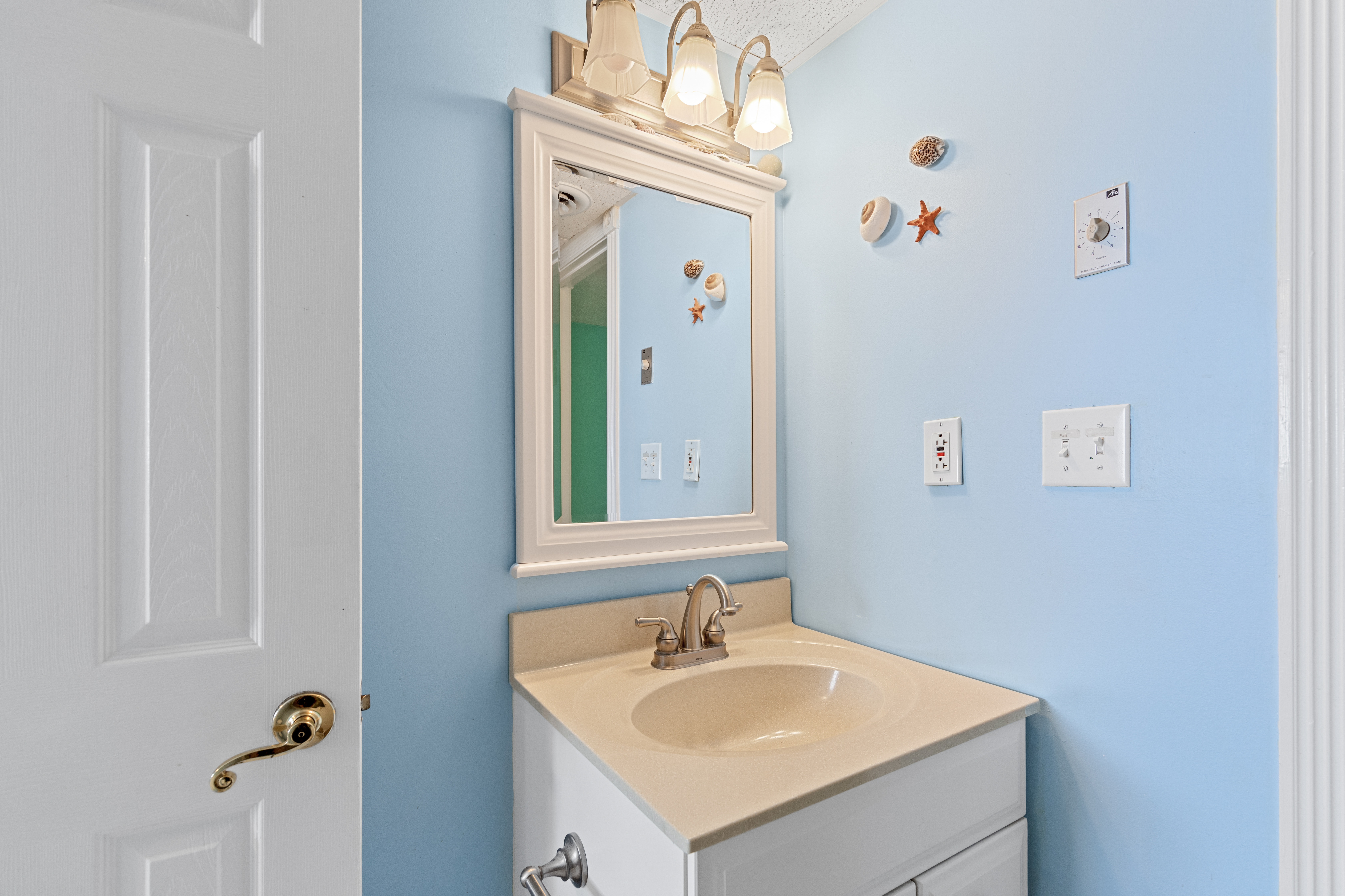 Beach themed Second Bath.