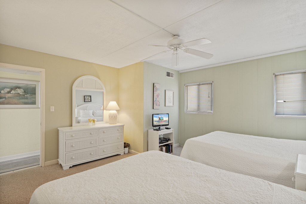 Enjoy your favorite movie on the Flat Screen!