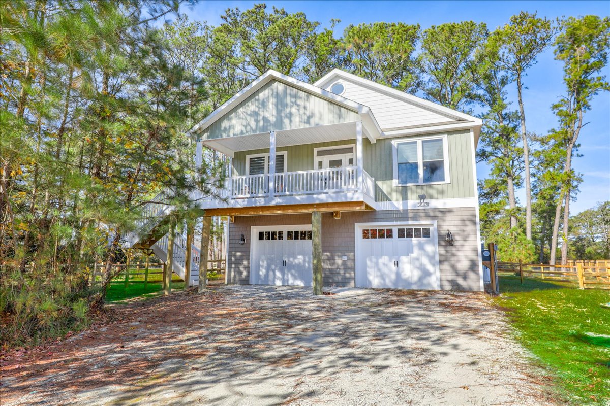 Plenty of Parking for Cars or Boat Trailer.