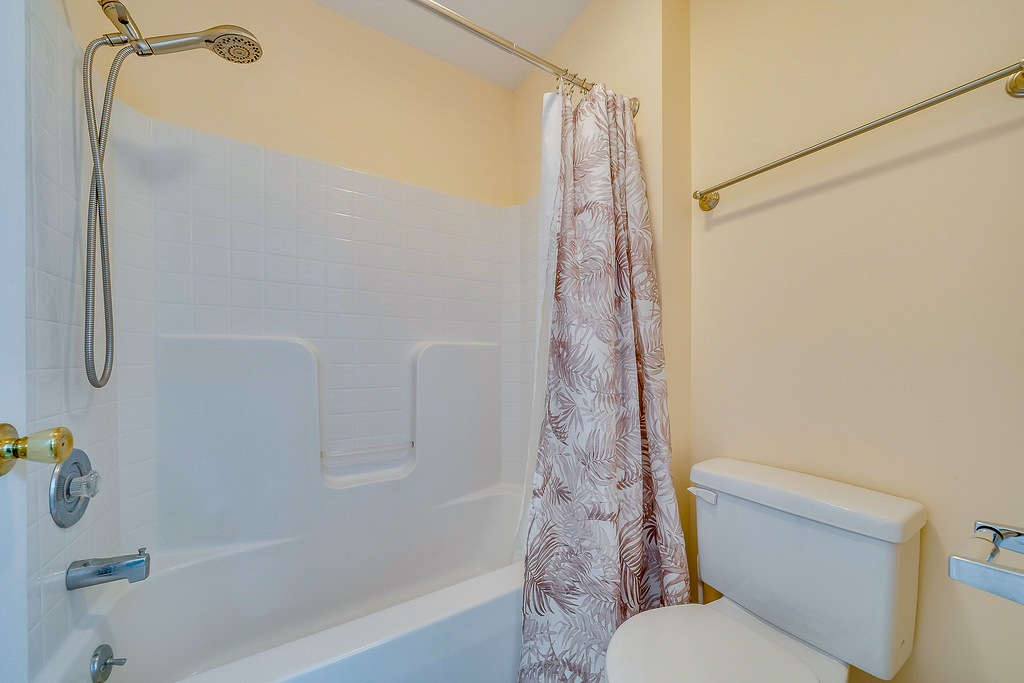 Tub/Shower Combo in Primary Bedroom.