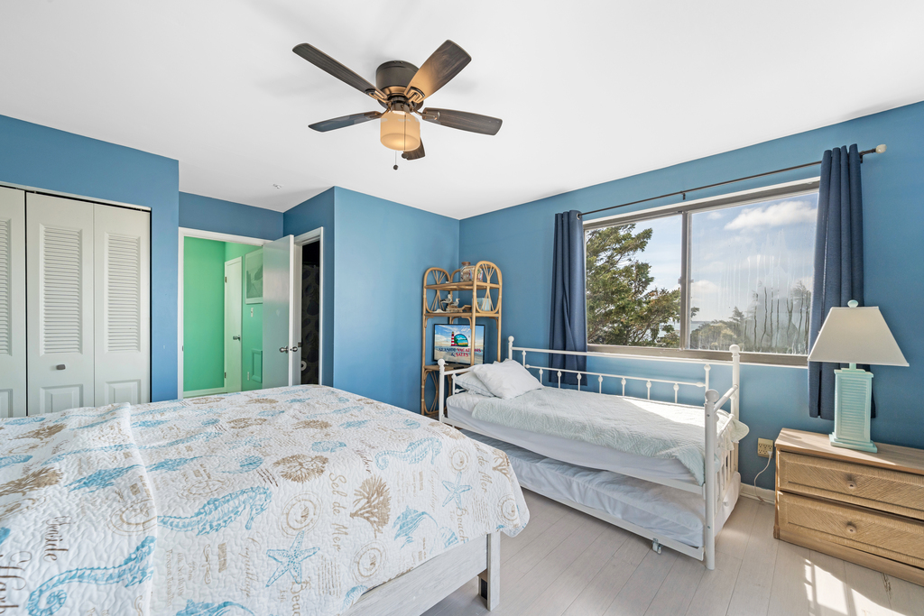 A fitting nautical theme sets the mood for your beach vacation