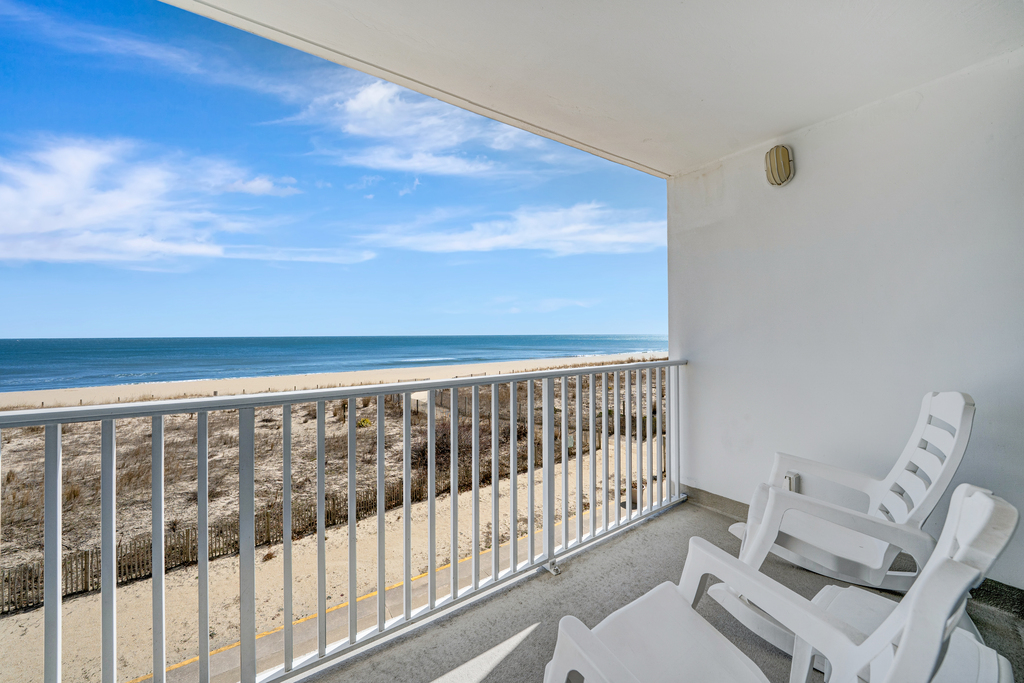 Sea Gate 209 is a lovely 1 Bedroom/1 Bath Ocean Front Condo has all the makings of a fabulous Family Beach Vacation!