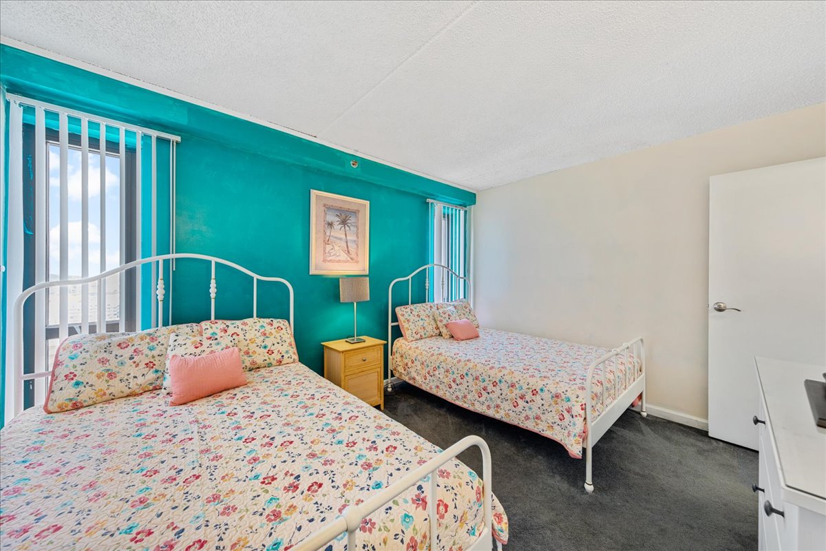 Sleeping up to 4 in comfort & style, with 2 Full Beds!