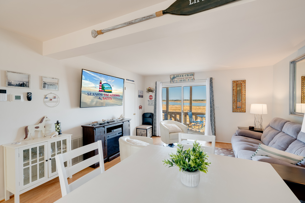 This adorable Townhome sits in the heart of all the pony action!