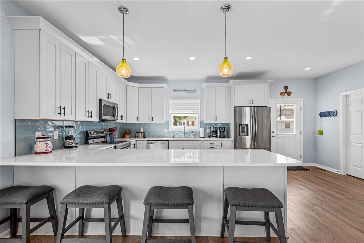 Grab a quick bite at the Breakfast Bar before hitting the Beach.