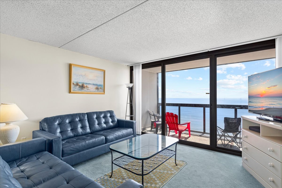 This Ocean Front Condo will sleep a Family of 6 in Comfort & Style!