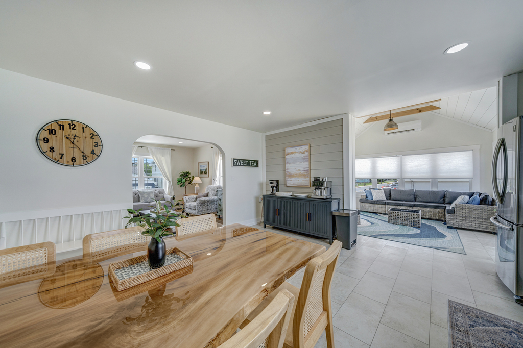 Live Edge Dining Table is simply stunning.
