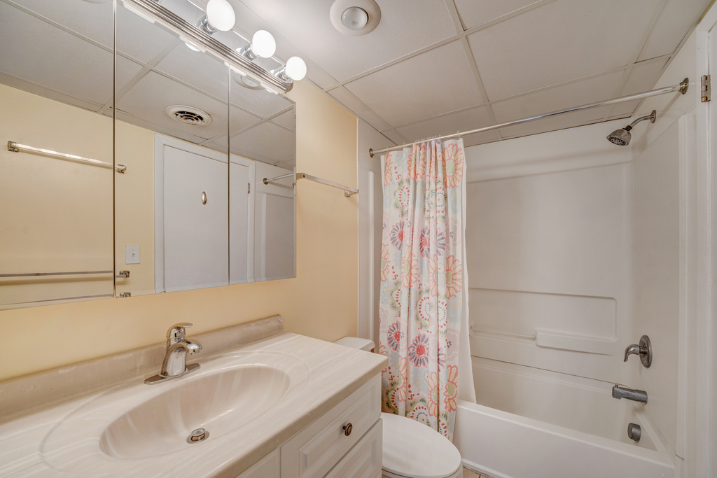 Freshen up after a day at the beach in the Full Bath with Shower/Tub Combo!