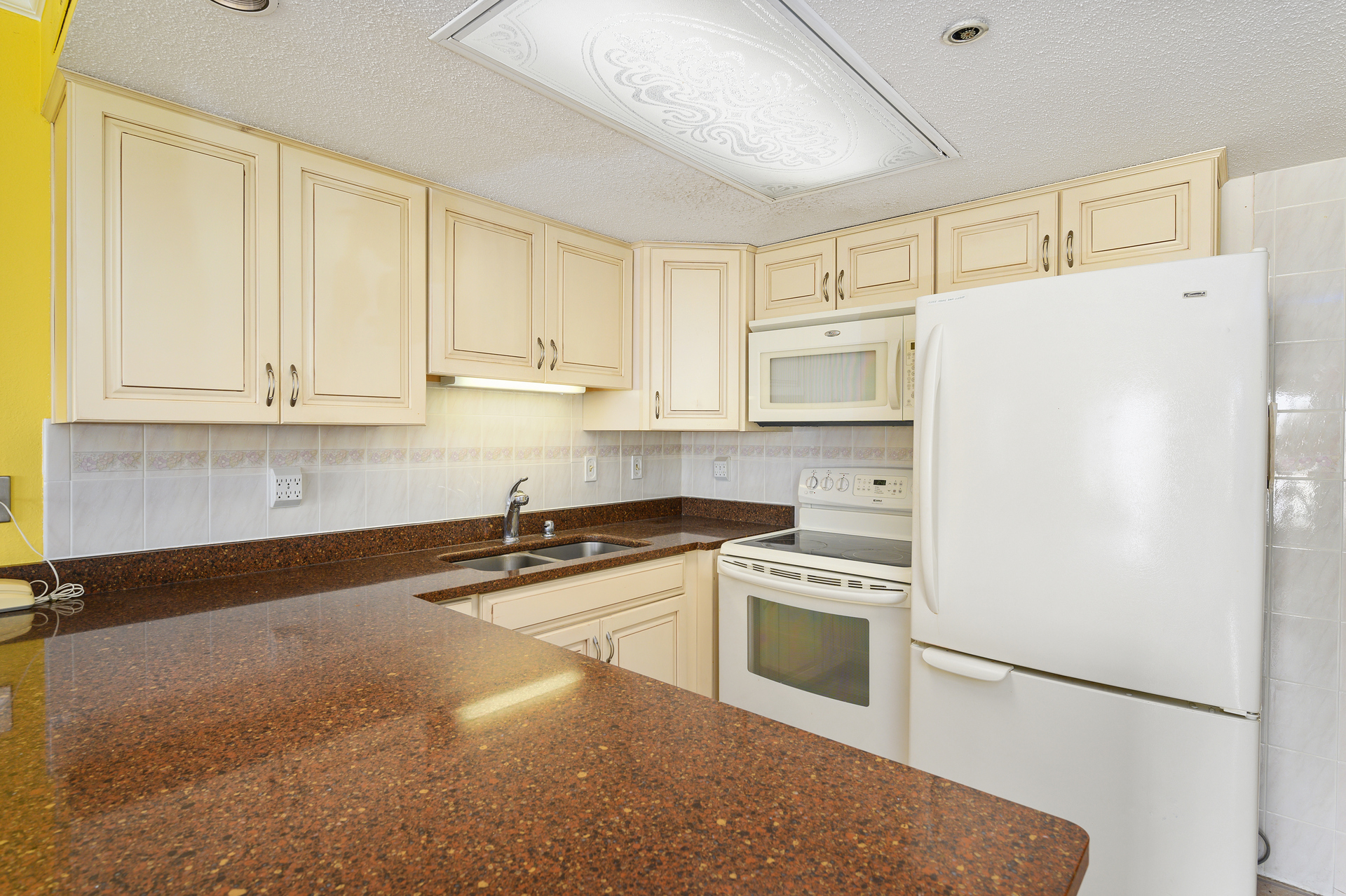 Full-size appliances will help make meal-time a Breeze