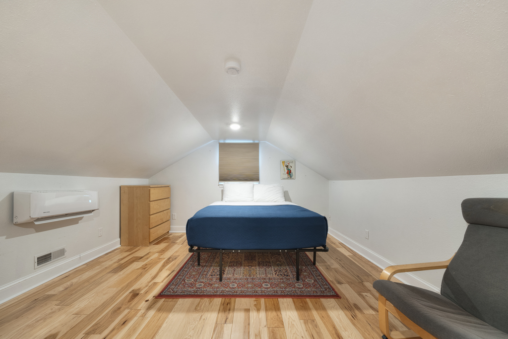 The Bonus Room sleeps 2 and has a Queen Bed.