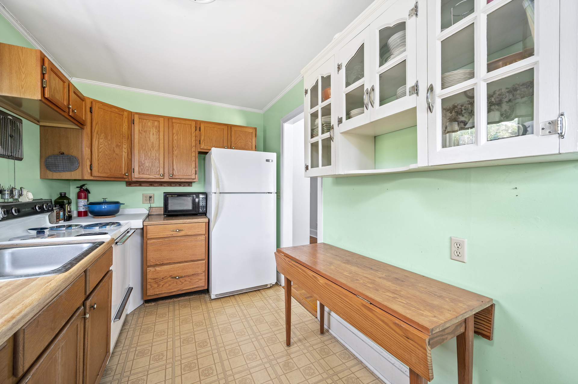 Walk to Restaurants, Shops, and the Waterfront Park.