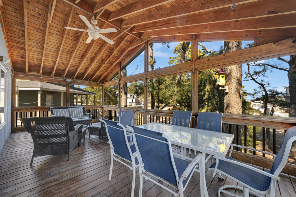 Or, dine Al-Fresco on the Screened Porch while taking in that salty, sweet sea breeze!