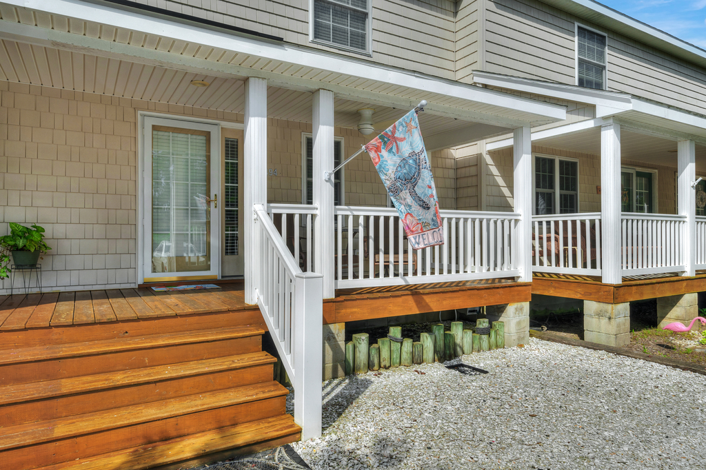 Welcome to Saltwater Gospel - Only 5 minutes to the Beach!