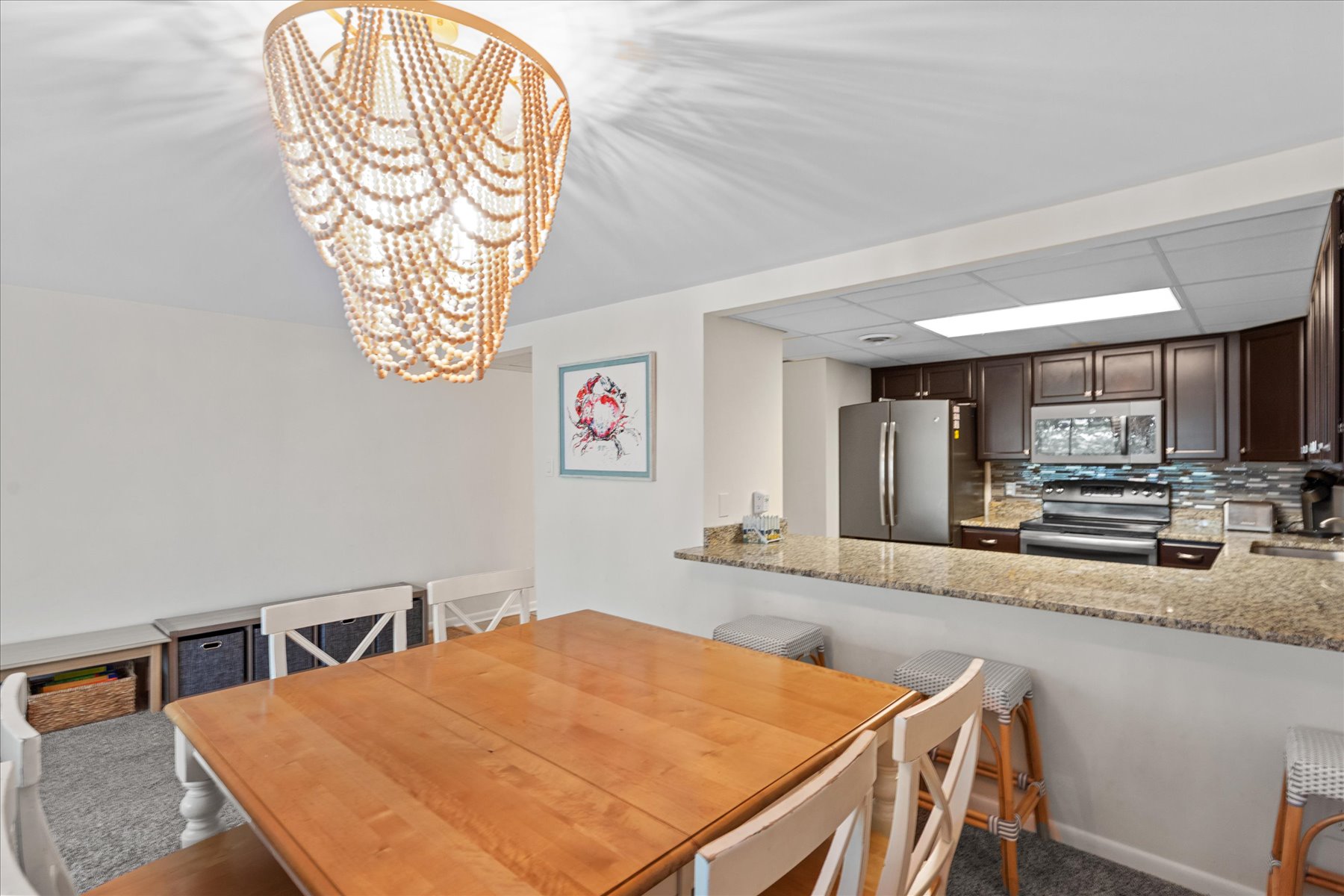 Plenty of space for the Family to Reminisce on your Favorite Vacation Memories!