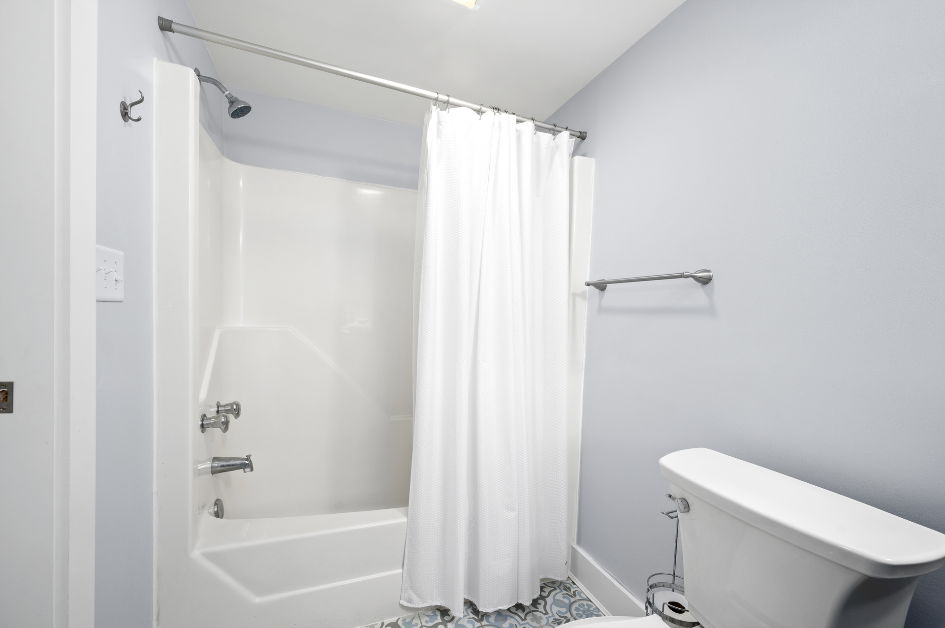 Full Bath 2 has a Tub/Shower Combo.