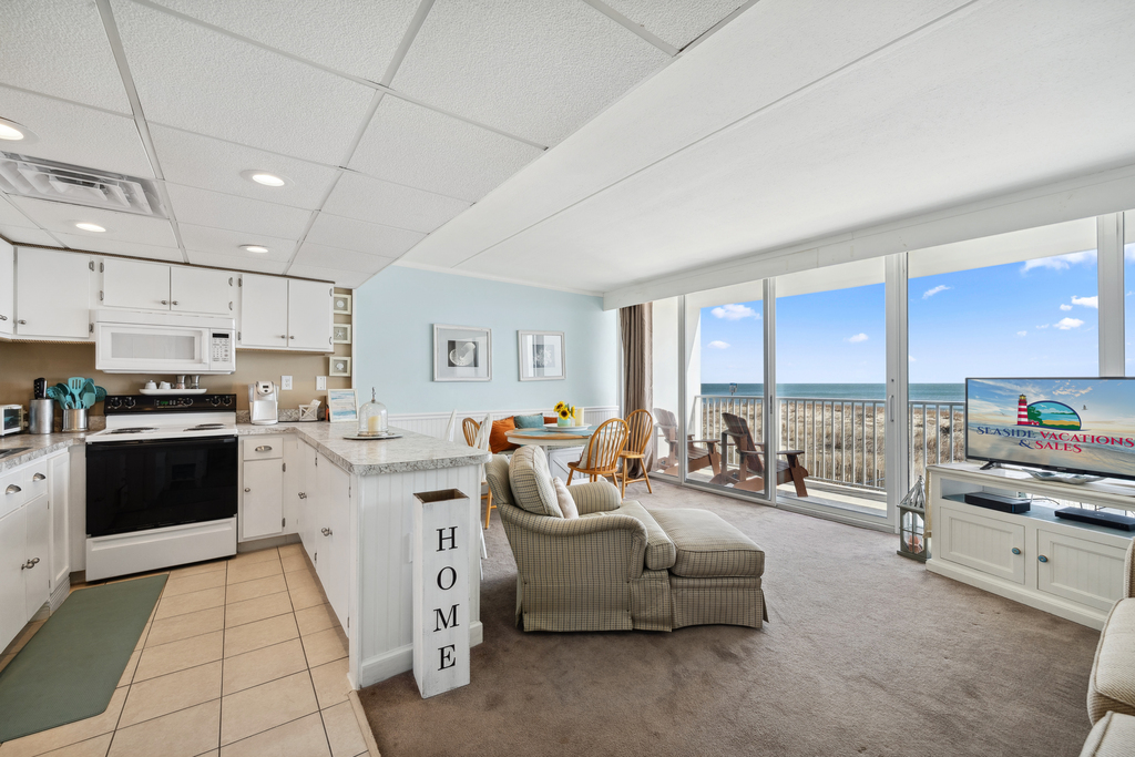 The Private Balcony is a great space to start your morning with a cup of coffee while breathing in that salty sweet Ocean Air!