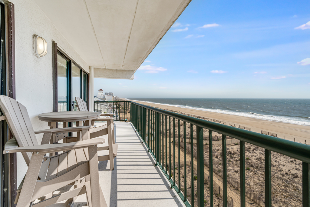 Sprawling views of the Beach from this Balcony.