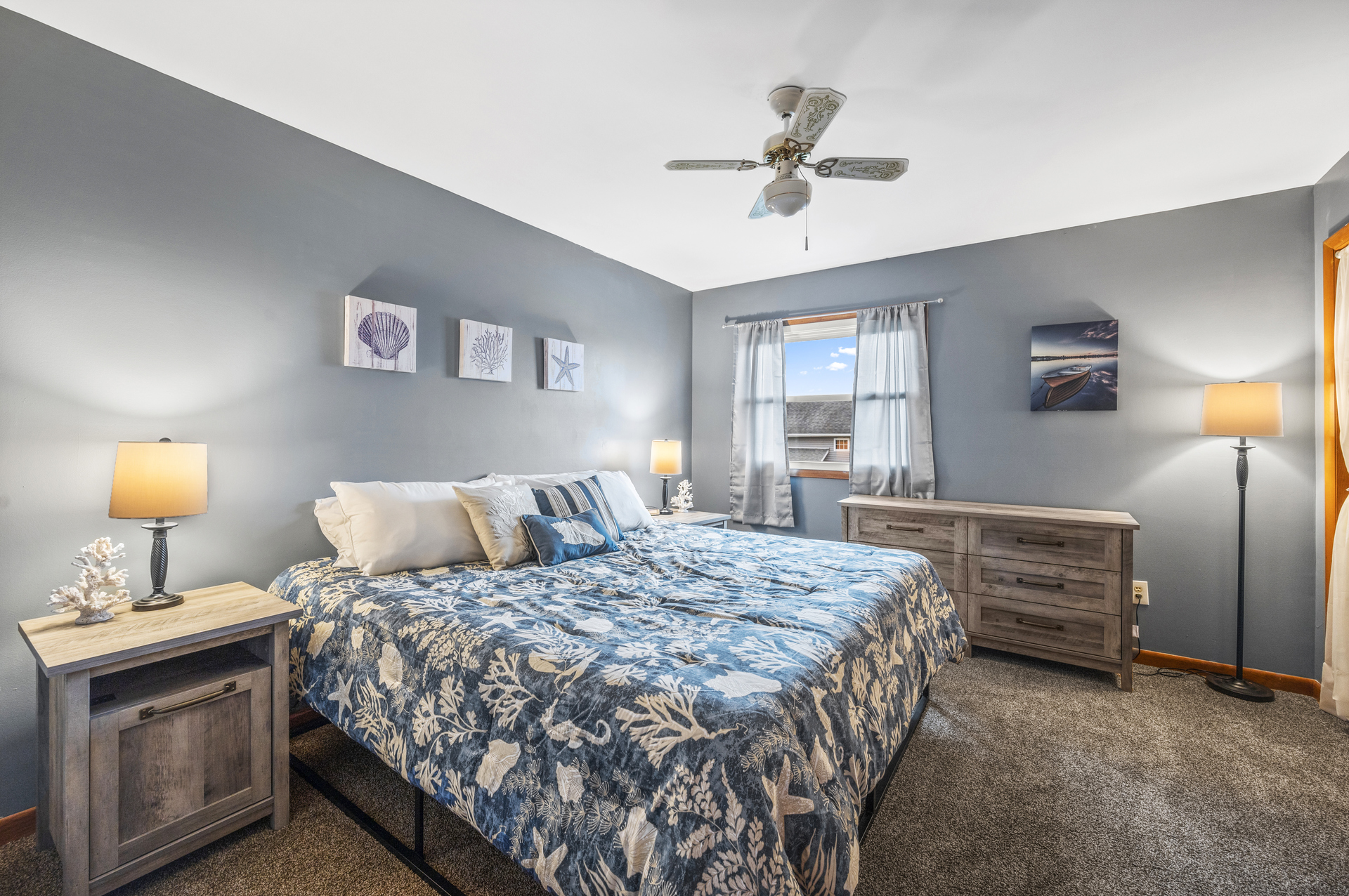 Beautifully decorated in Colors of Sand and Sea.