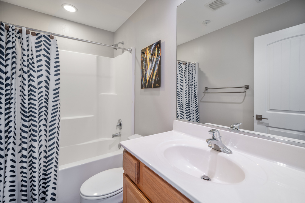 Shared full Bath on 3rd floor