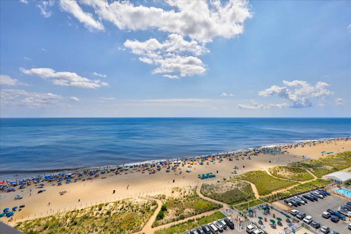 Enjoy the Sweet & Salty Ocean Breeze while calling Golden Sands 1617 your Home!