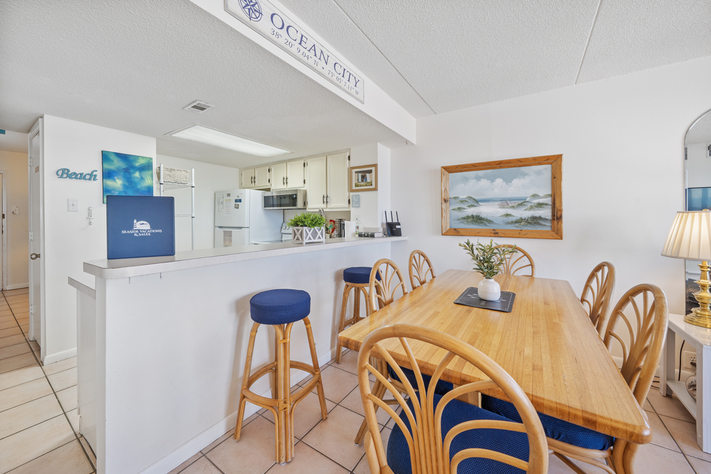 Grab a quick bite to eat before hitting the Beach at the Breakfast Bar.