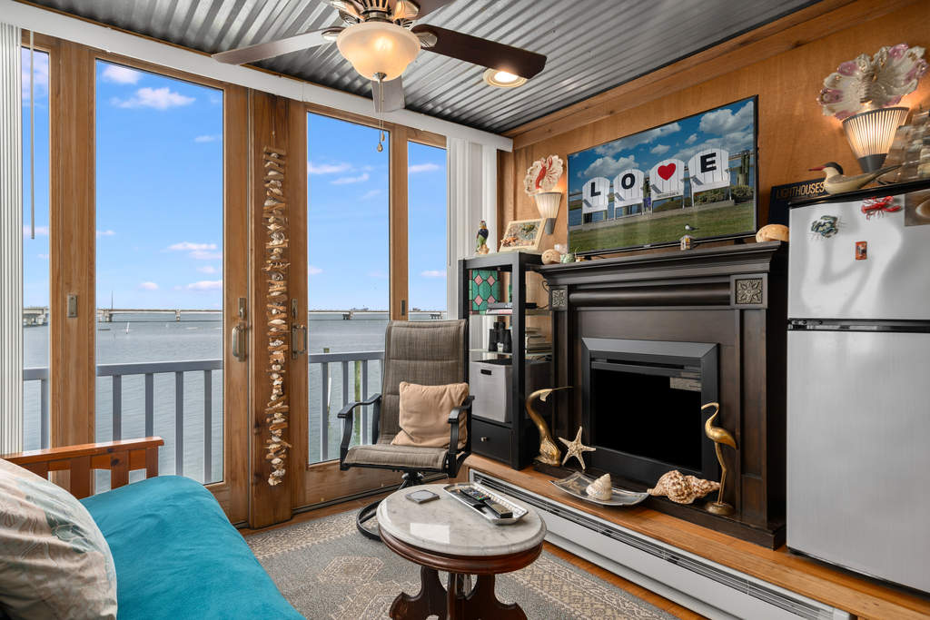 Welcome to Waterfront Sunsets on Marsh Island!