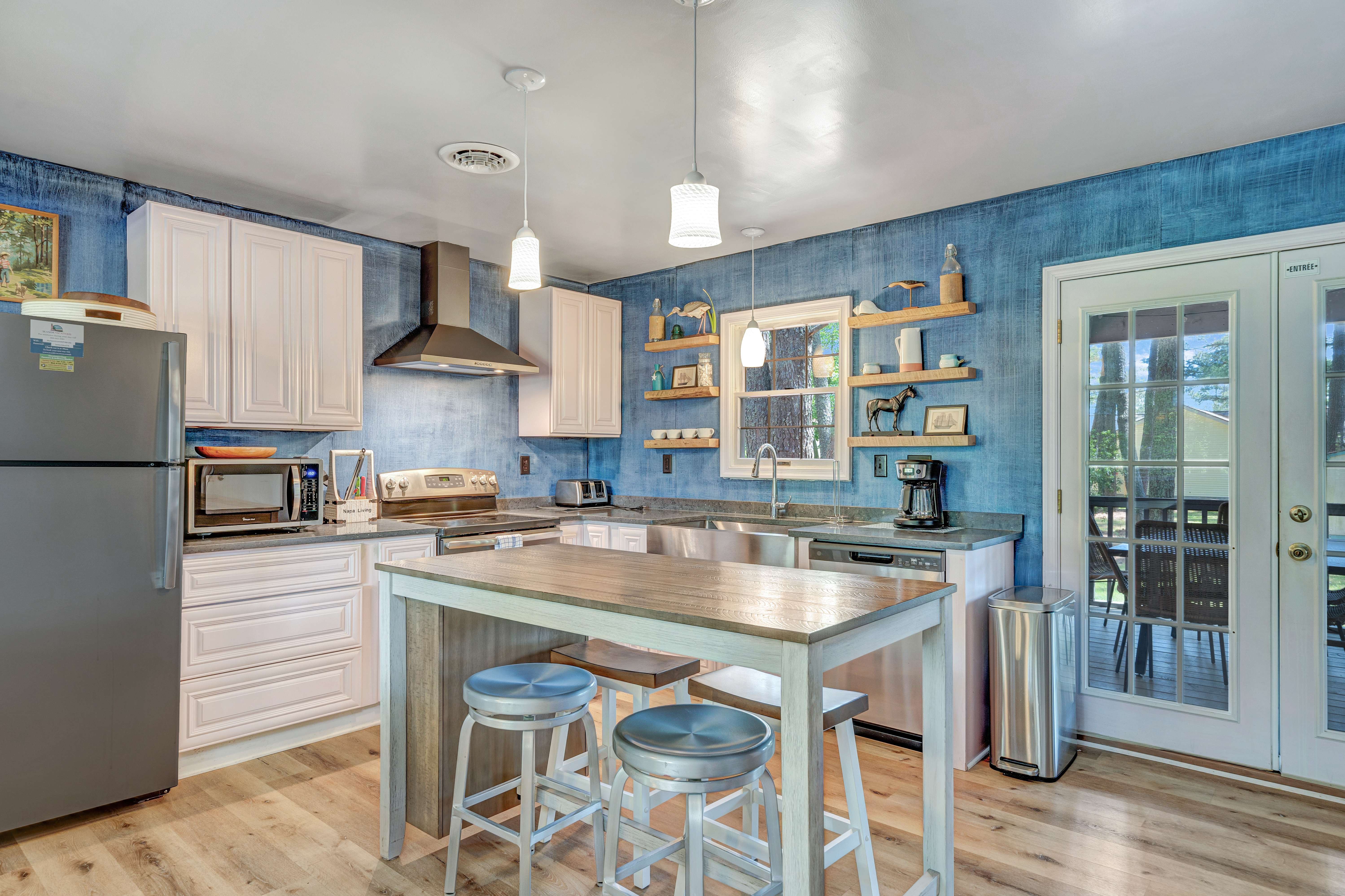 Beautiful and Beachy!