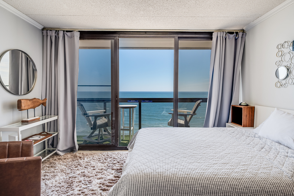 This Updated Studio will comfortably sleep a Family of 3!