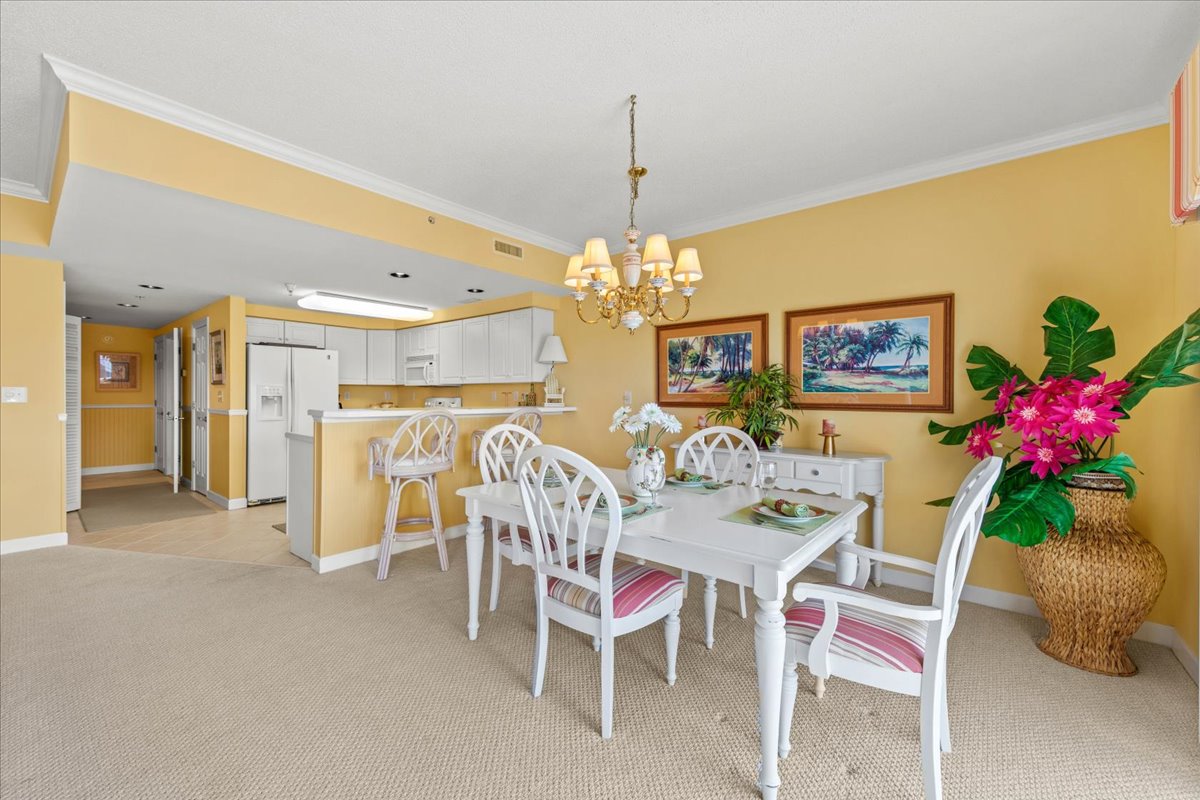 Plenty of Space to enjoy a Home-Cooked Meal.