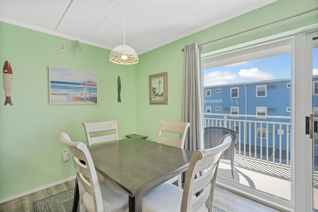 PLENTY of natural lighting